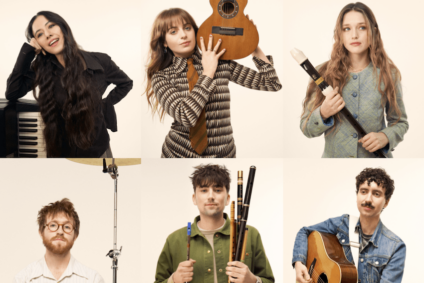 EM GUIDE: BLACK COUNTRY, NEW ROAD ARE BACK – „You just gotta let it happen“